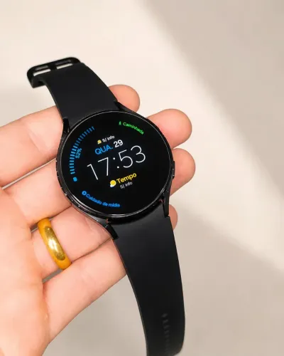 Samsung Galaxy Watch 4 44mm LTE eSIM + 3 Pulseiras + Capinha