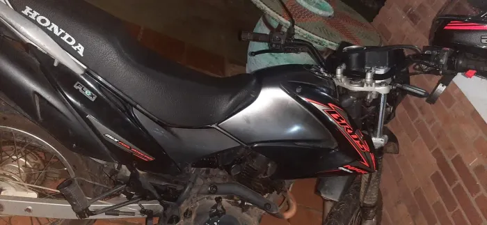 Moto Honda bros 150 2011