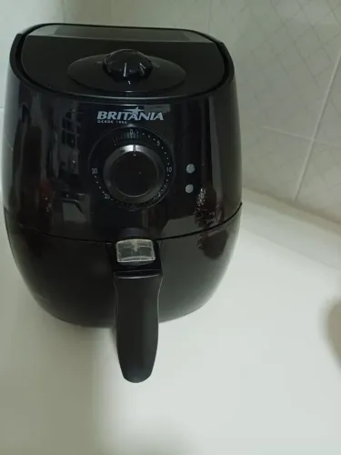 Air fryer Britânia - 4 litros - cor preta