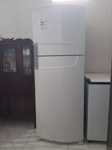 GELADEIRA DUPLEX BEM CONSERVADA