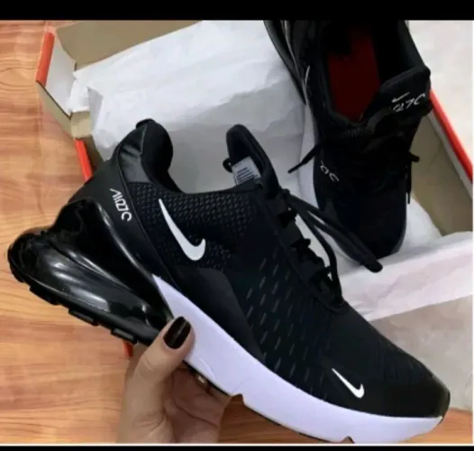 Tênis Air max 2 tênis por 150 reais