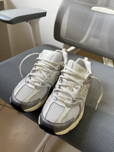 Tênis Feminino New Balance 530 ABZORB Casual Cinza/Branco