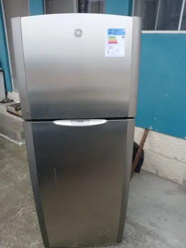 Geladeira GE 380 litris frost free funcionando/ e