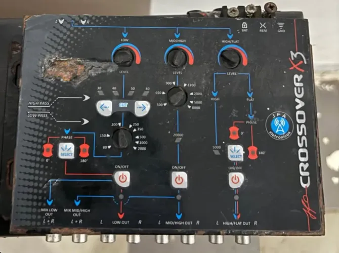 Crossover JFA X3 Som Automotivo