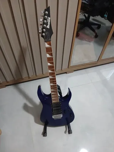 Guitarra ibanez Azul