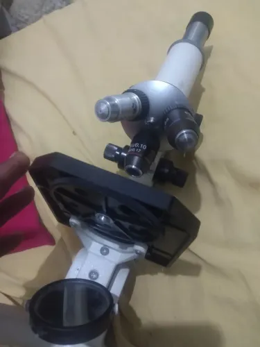 2 microscópios 
