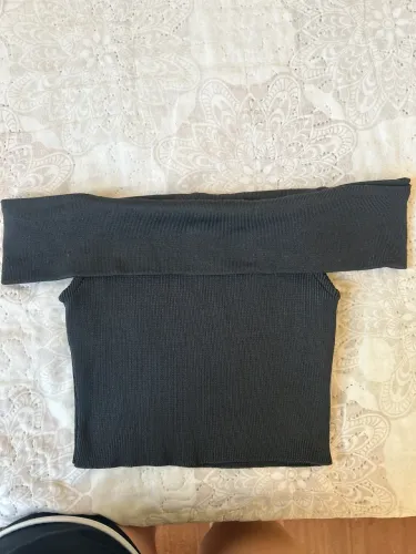 Cropped ombro a ombro preto