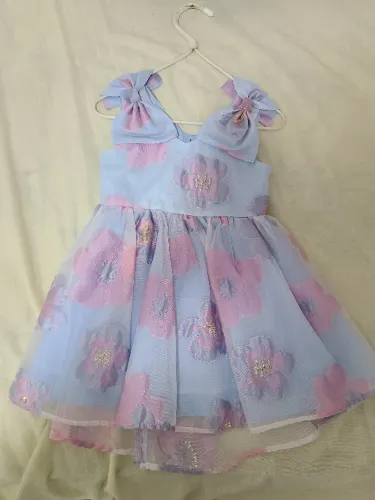 Vestido de Festa infantil azul com lilas estampa de flores e detalhe nas alças tam 3T