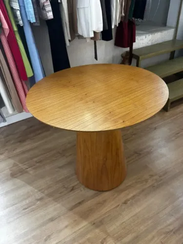 Mesa cone de jantar madeira