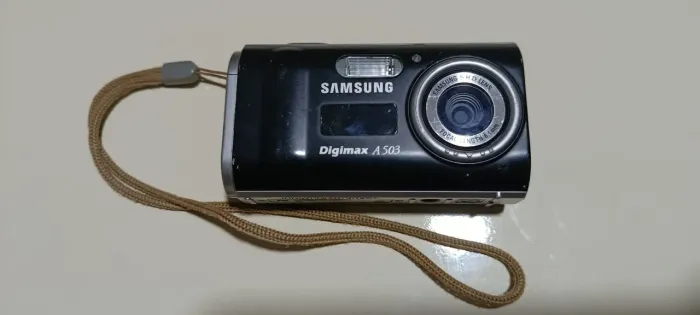 Câmera Digital Samsung Digimax A503 - Estilo Y2K/Vintage!