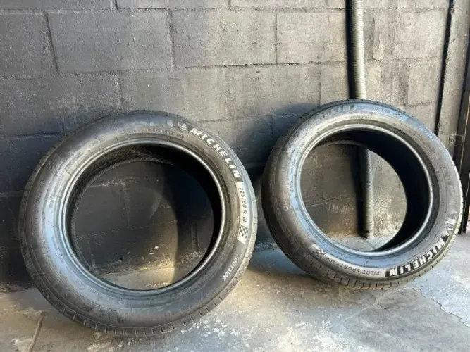 2 pneus 225 /60 R18 Michelin