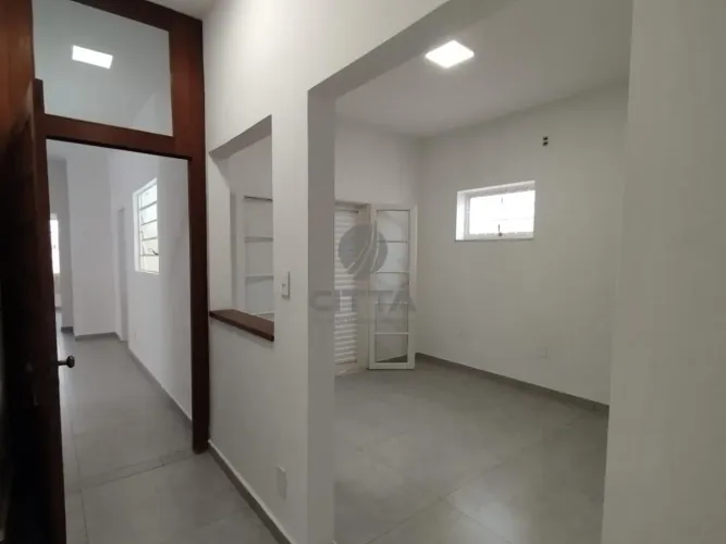 Casa comercial para locação no bairro Cambuí em Campinas/SP.