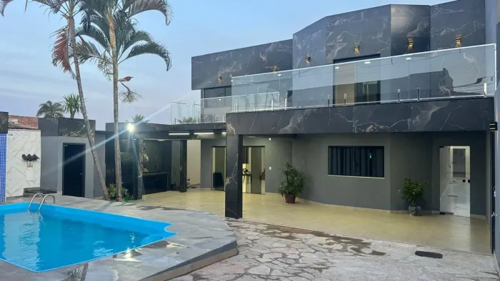 Casa alto padrão c 5 suítes