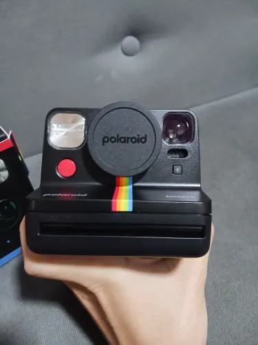 Câmera Polaroid Now+ Gen 2 Bluetooth e Filme Colorido