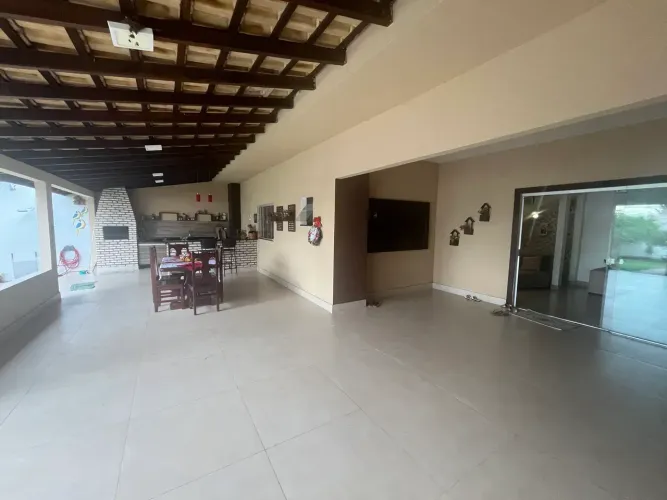 Sobrado para aluguel possui 171 metros quadrados com 3 quartos em Santa Cruz - Cuiabá - MT