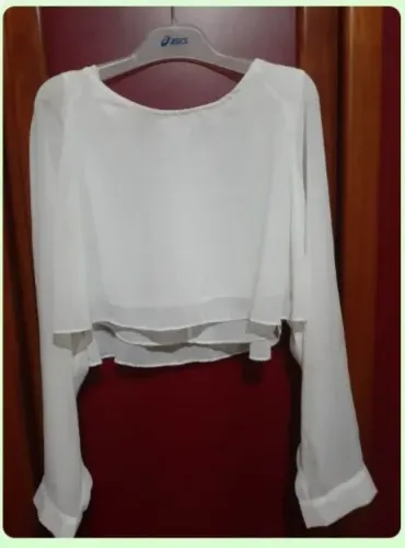 BLUSA EM VOIL. 