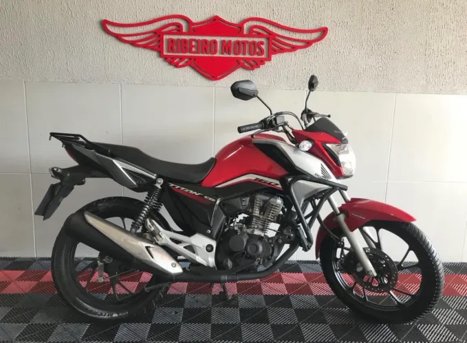 Titan 160 2023 Entrada R$ 10.000 + promissórias