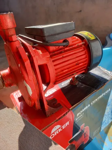Bomba de poço worker semi nova potente de 1cv