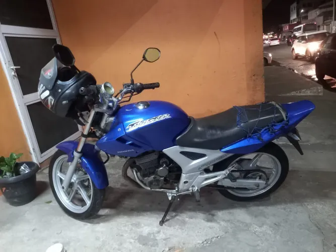 VENDO MOTO TWISTER