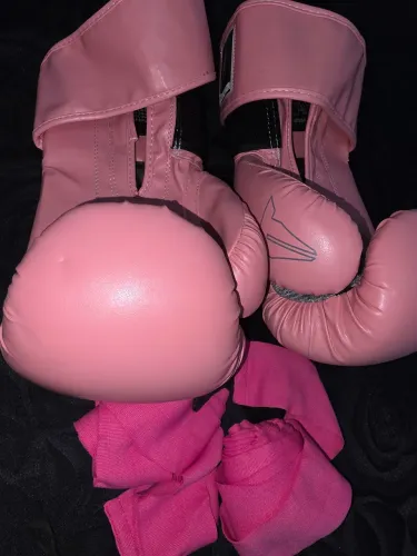 Luva de Boxe / Muay Thai Throwdown Rosa 12oz + Bandagem (Estado de Nova)