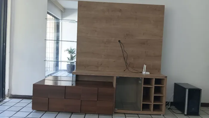 IMPERDÍVEL! Rack TV, com gavetão e mini bar