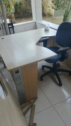Vendo mesas e cadeiras para escritório