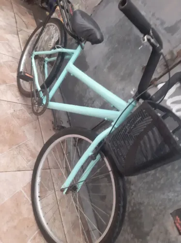 Linda bike feminina aro 26 pintura nova cestinha e bagageiro 