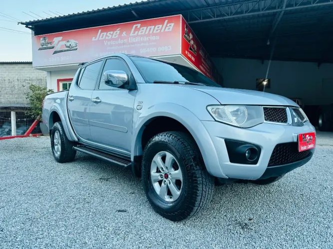 Mitsubishi L200 Triton HPE 3.2 CD TB Int.diesel AUT 2012