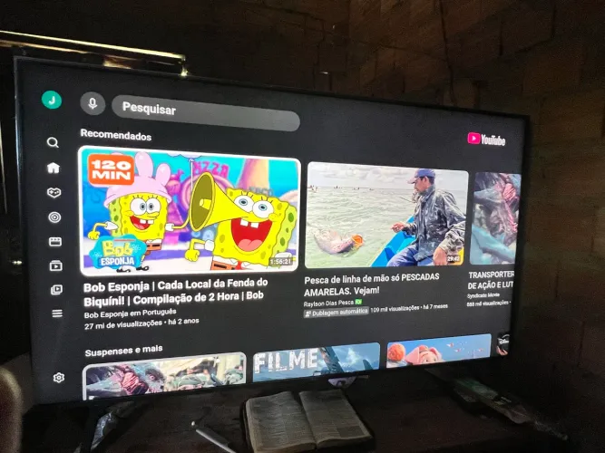 Vendo uma televisão de 60 4K