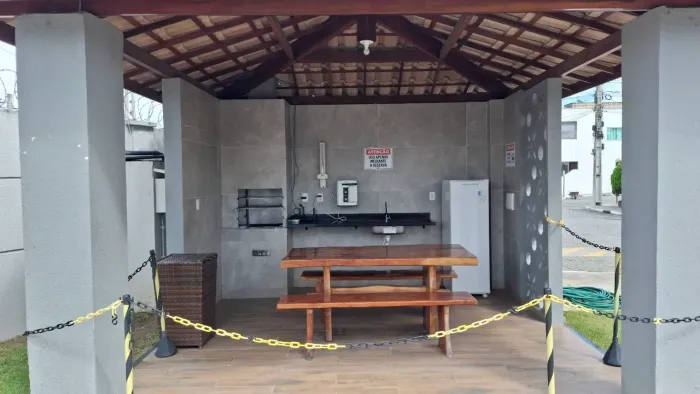 Lindíssima casa de 2/4, sendo uma suite, lazer completo, duplex no papagaio Feira Ba