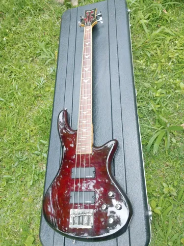 Baixo schecter stilleto extreme 4
