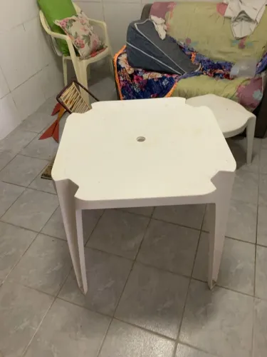Mesa de plástico quadrada