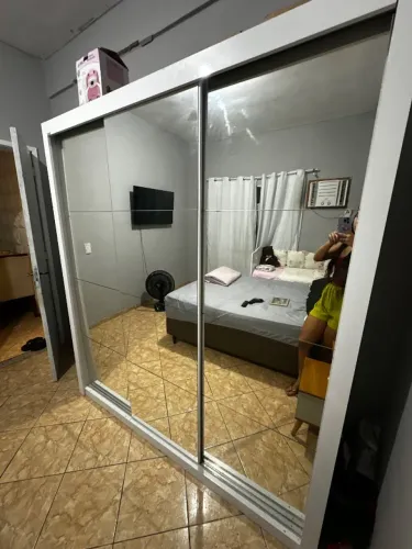 Guarda roupas espelhado 3 portas 