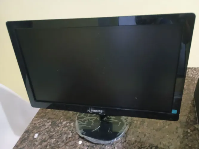 Troco monitor de 20 polegadas + CPU por bike aro 29.