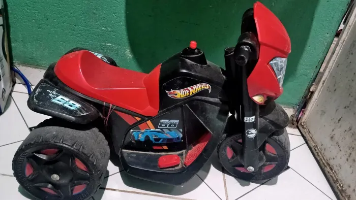 Moto elétrica infantil - leia a descrição!