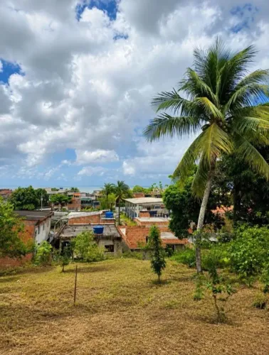 Terreno à venda em Tubarão/Paripe