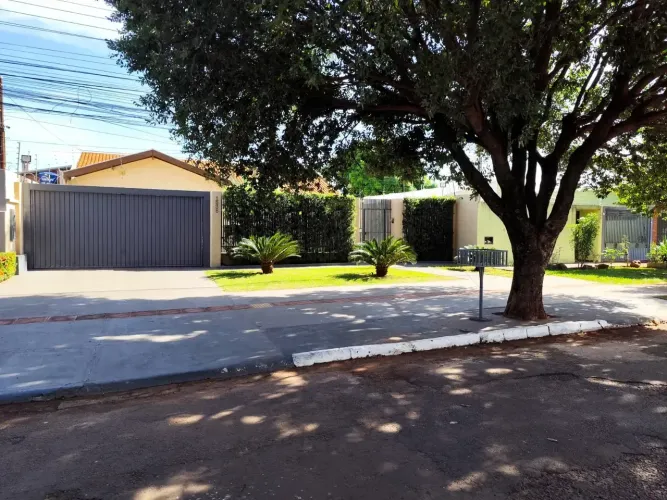 Imponente mansãoa venda na Vila Bandeirante