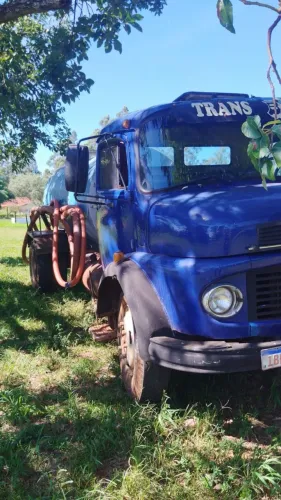 Caminhão 6 m3 