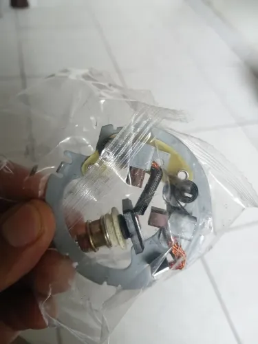 ESCOVA DE PARTIDA PARA MOTO MAGNETON
