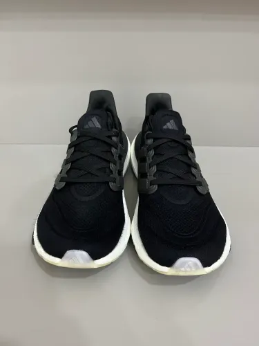 Tênis Corrida Treino ADIDAS Ultraboost Light Tamanho 39