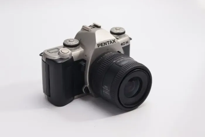 Pentax MZ-M + Lente SMC Pentax-F 35-80mm - Para Conserto/Peças