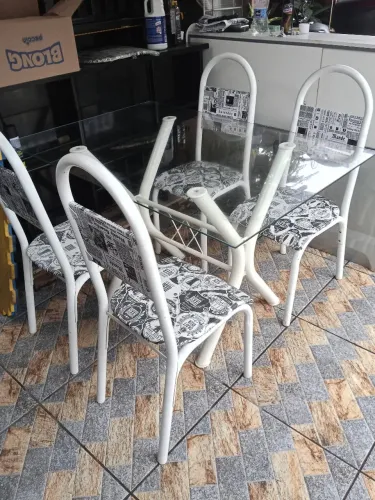 Mesa 4 cadeiras