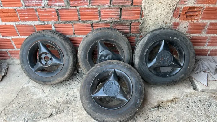 Vendo rodas aro 13 R$ 700