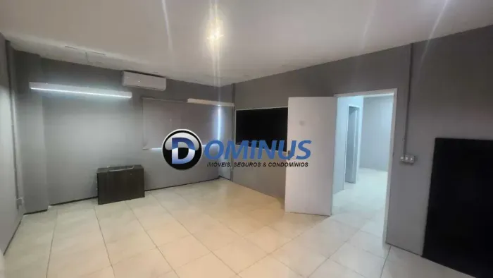 Excelente espaço comercial com 240m², com 7 salas (andar inteiro) no Bairro Luciano Cavalc
