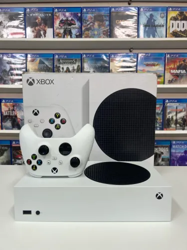 Xbox séries S semi novo com 1 controle -