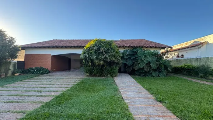 Mansão estilo rústico - 1.440 m² de terreno