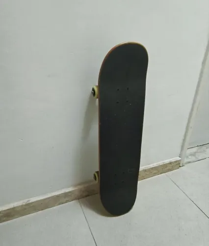 Vendo Skate Semi-Novo Shape 8.0