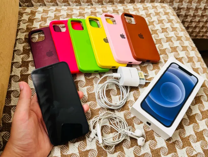 iPhone 12 64GB Preto | Impecável + Caixa + Fone + 6 Capinhas