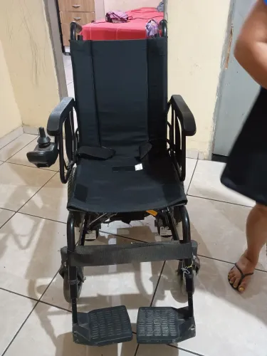 Cadeira de rodas motorizada