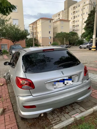 Peugeot 207 XR 1.4 Flex 8V 5P 2012